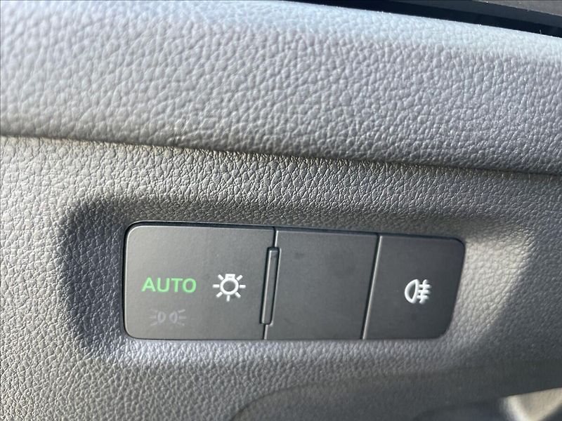 Škoda Octavia 2,0 TDi 110kw DSG Style Nehava - fotka 22 z 39