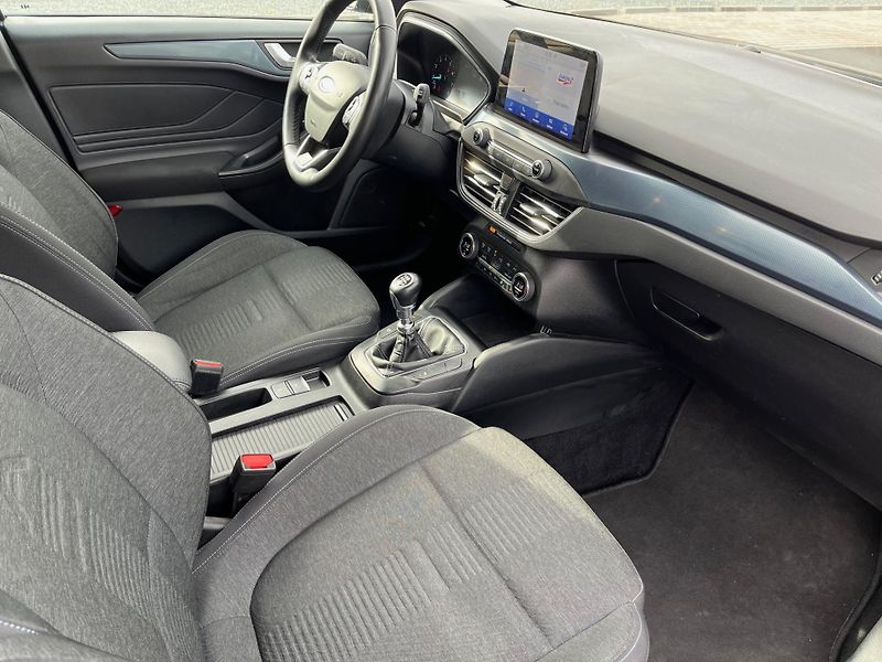 Ford Focus (2021) Active 1.0EcoBoost Hybrid - fotka 6 z 9