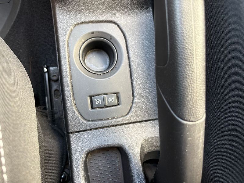 Dacia Duster 1.0TCe, 74kW, LPG+BA, Tažné - fotka 12 z 17