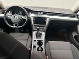 Volkswagen Passat (2017) 2.0 TDi, Navi, AC - náhled 8