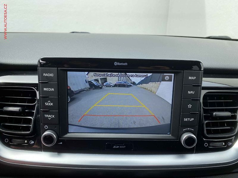 Kia Stonic (2020) 1.0 T-GDi, AC, navi, kamera - fotka 18 z 18