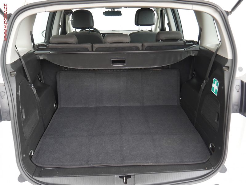 Opel Zafira (2016) 1.6 CDTi, AC, park.kamera - fotka 7 z 15