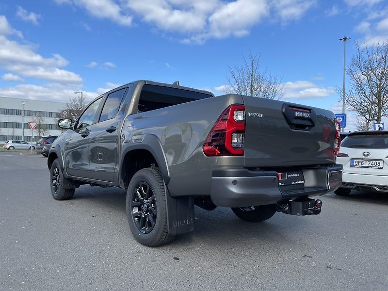 Toyota Hilux 2.8D Invincible ODBĚR 3/2027 - fotka 6 z 31