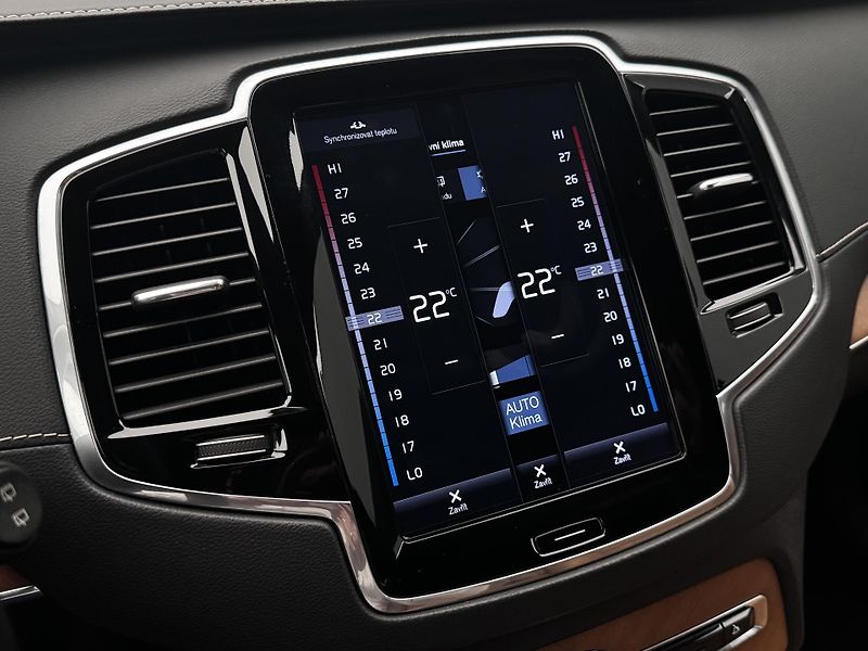 Volvo XC90 T6 AWD INSCRIPTION REZERVACE - fotka 42 z 47
