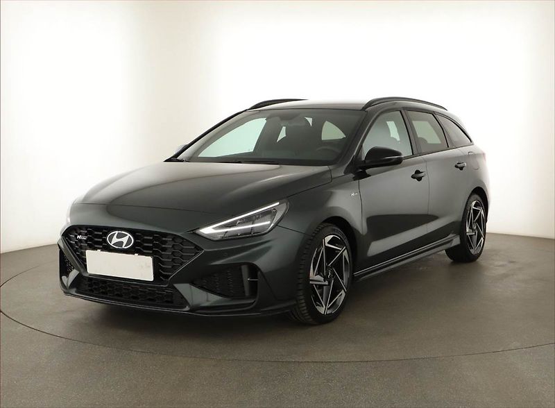 Hyundai i30 (2025) N-Line 1.5 T-GDI MHEV 48V - fotka 2 z 16