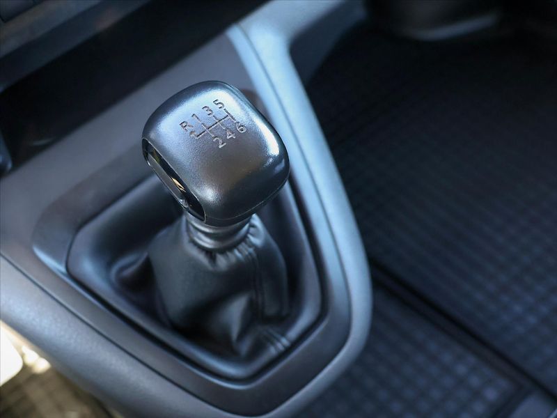 Citroën Jumpy 1,5 HDI 75kW CZ 6-Míst Tažné - fotka 25 z 34