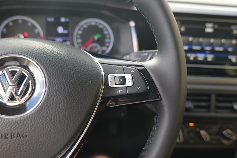 Volkswagen Polo 1.0 TSI DSG CarPlay - fotka 21 z 30