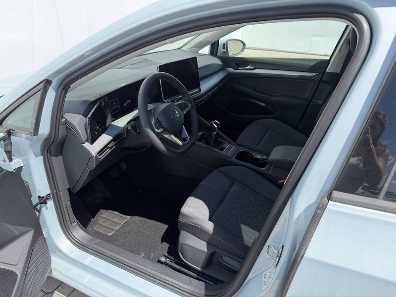 Volkswagen Golf (2026) People 6G 1,5TSI - fotka 5 z 7