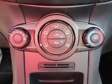Ford Fiesta (2015) 1.2i, 1.maj,ČR, Klima - náhled 13