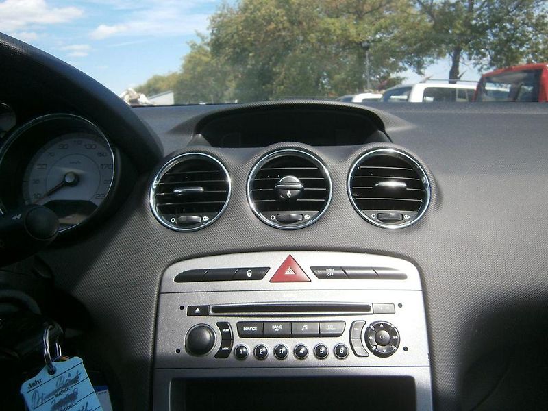 Peugeot 308 2.0 HDi - fotka 15 z 18