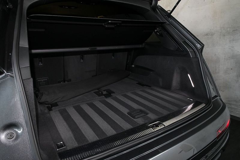 Audi Q7 3.0TDI 210kW S-Line 7míst Weba - fotka 39 z 42
