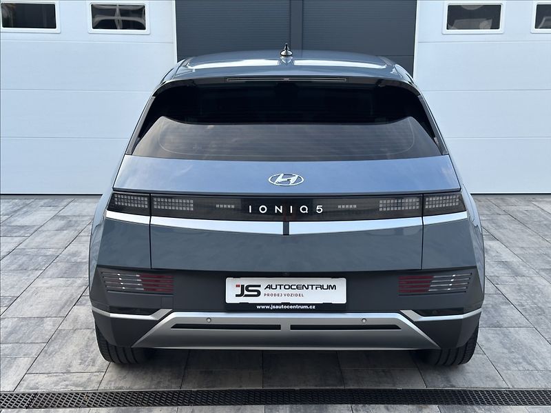 Hyundai Ioniq 5 0,0 170PS  Smart Range A/T - fotka 8 z 58