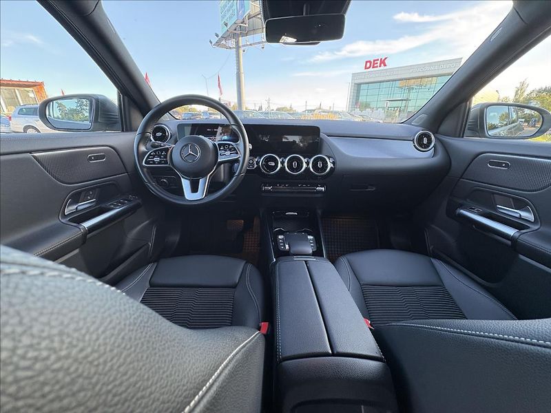 Mercedes-Benz GLA 2,0 2.0d AT,Full Led,Nav,Výhře - fotka 10 z 35