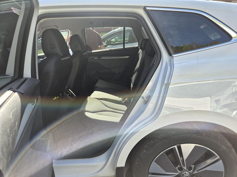 Škoda Enyaq iV 80 LOFT 150kw TZ SOH 94% - fotka 4 z 5