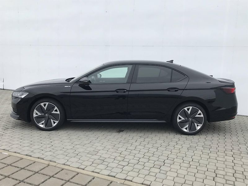 Škoda Superb (2025) Sportline 7DSG 2,0TDI - fotka 3 z 24