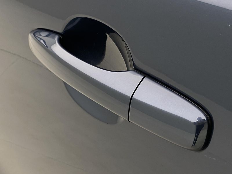 Volvo V40 T2 MOMENTUM  - fotka 30 z 39