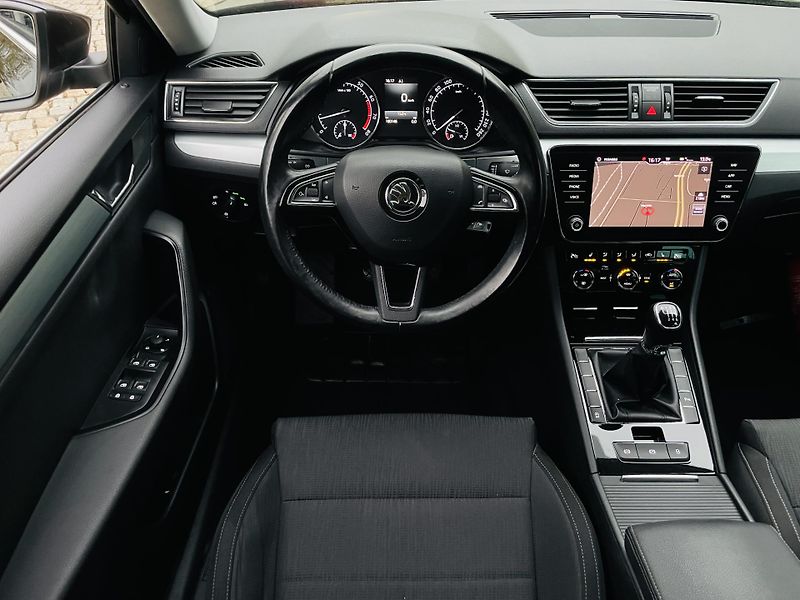 Škoda Superb 1.4TSI 1.MAJITEL KAMERA VÝHŘEV - fotka 26 z 48