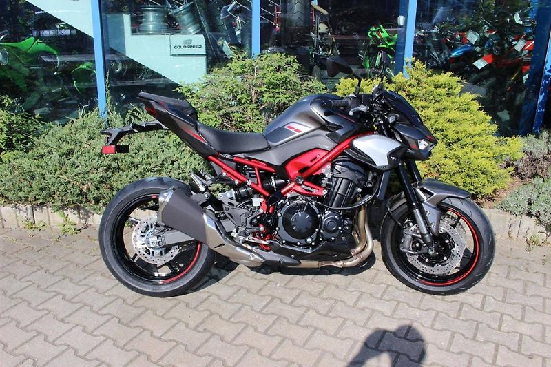 Kawasaki Z 900 (2025) NOVINKA 2025 TOP AKCE - fotka 4 z 7