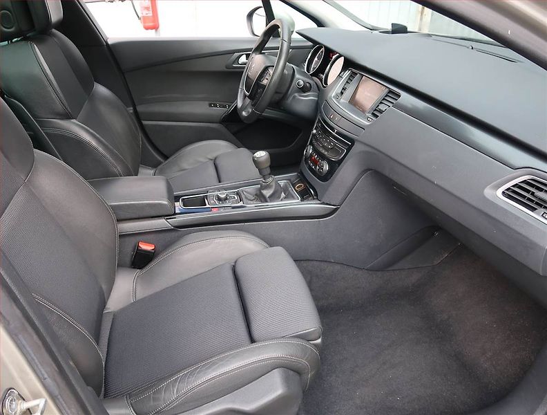 Peugeot 508 (2011) 2.0 HDi, nová STK, udržované - fotka 9 z 22
