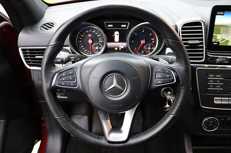 Mercedes-Benz GLS 350D 4MATIC AMG PAKET 190kW - fotka 25 z 50