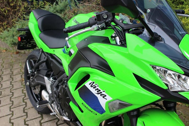 Kawasaki Ninja 650 KRT Edition (2026) Ninja 650 zelená 2026 - fotka 3 z 9