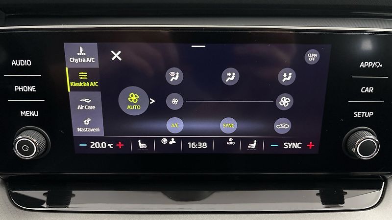 Škoda Octavia 2.0 TDI Ambition Combi - fotka 24 z 24