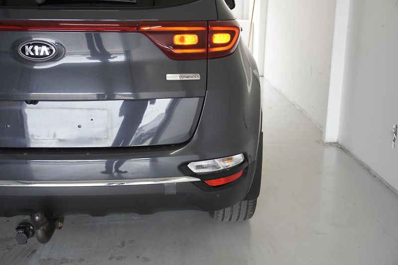 Kia Sportage 2,0 CRDI 4WD ADVANCE - fotka 9 z 31