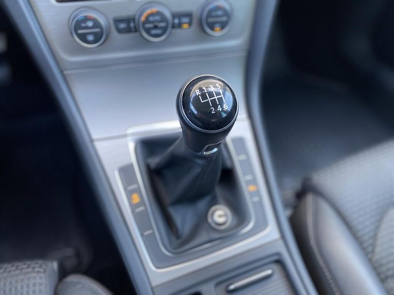 Volkswagen Golf 1,4 TSI 92 kW Maraton Edition - fotka 20 z 25