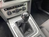 Volkswagen Passat (2015) 2.0 TDi, Comfortline, navi - náhled 16