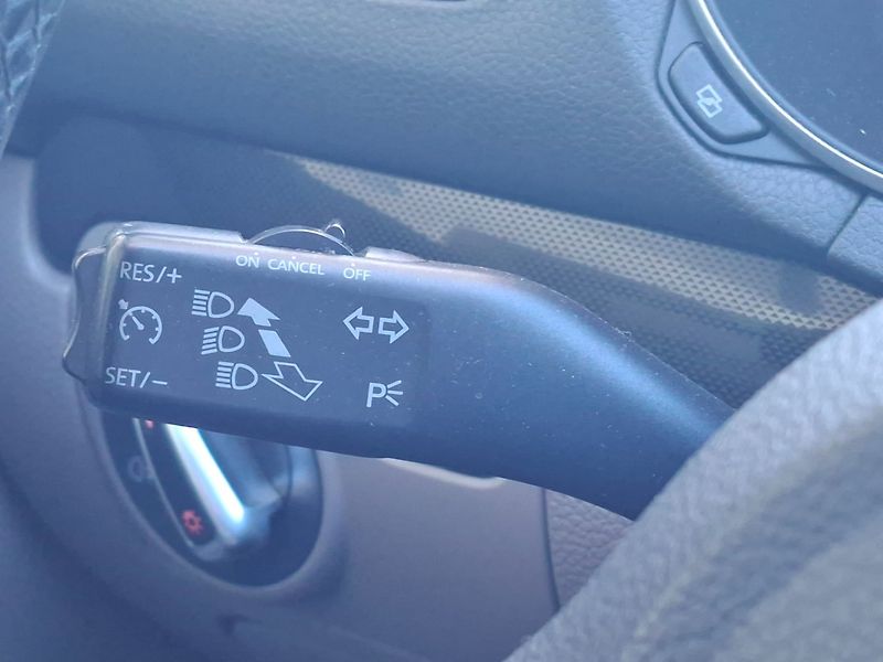 Volkswagen Golf (2009) 2.0TDI 103kW 4MOT -TAŽ.ZAŘ. - fotka 17 z 44