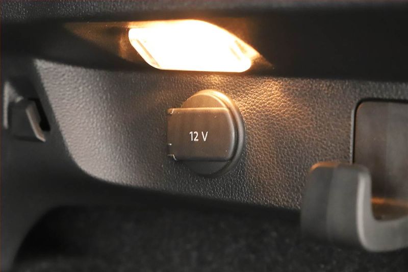 Škoda Kamiq (2025) 1.0 TSI, MONTE CARLO, KEYLESS - fotka 10 z 19
