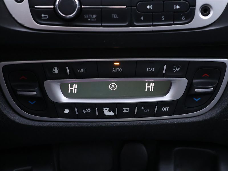 Renault Grand Scénic 1,5 dCi 81kW Pano - fotka 19 z 30