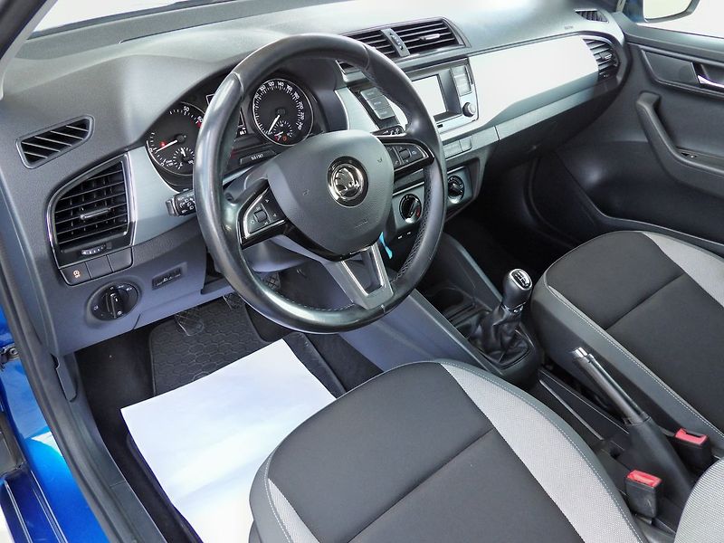 Škoda Fabia 1.0MPi Ambition Alu Tempomat - fotka 15 z 28