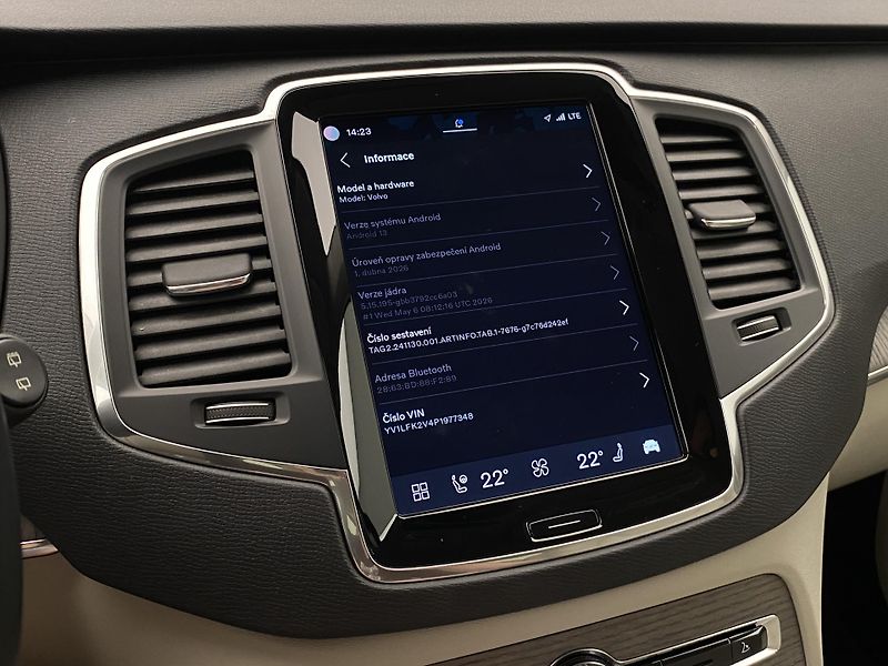 Volvo XC90 B5 AWD CORE AUT CZ 7M - fotka 59 z 63
