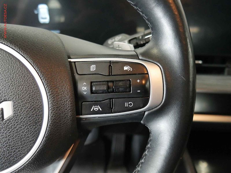 Kia Sportage (2023) 1.6 T-GDi, ČR, AT, LED - fotka 19 z 22