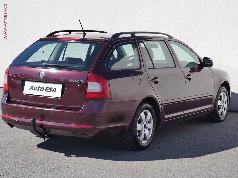 Škoda Octavia (2012) 1.6 TDi, ČR, Ambition, TZ - fotka 4 z 17