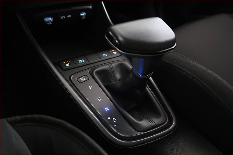 Hyundai Bayon (2024) 1.0 T-GDI, Automat, Serv.kniha - fotka 13 z 17