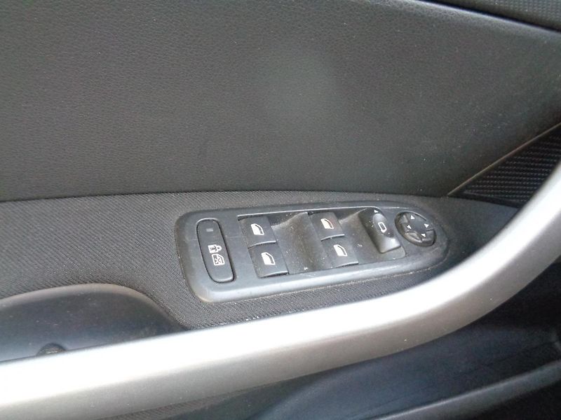 Peugeot 308 1,6 LPG - fotka 15 z 16