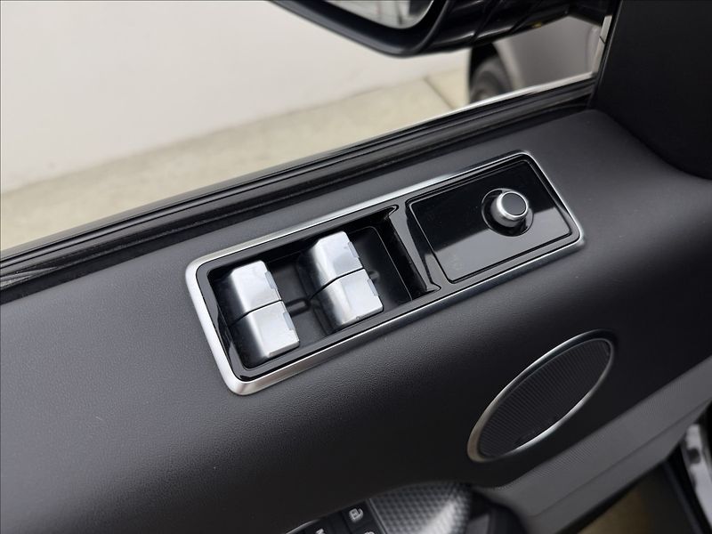Land Rover Range Rover Sport 3,0 P400 HST KARBON HUD PANO - fotka 34 z 52