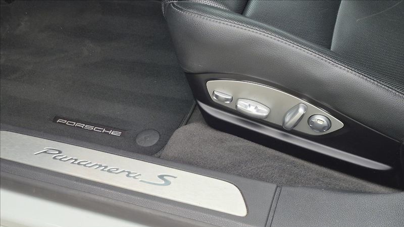 Porsche Panamera 3,0 309 KW Sport Chrono DPH - fotka 21 z 25
