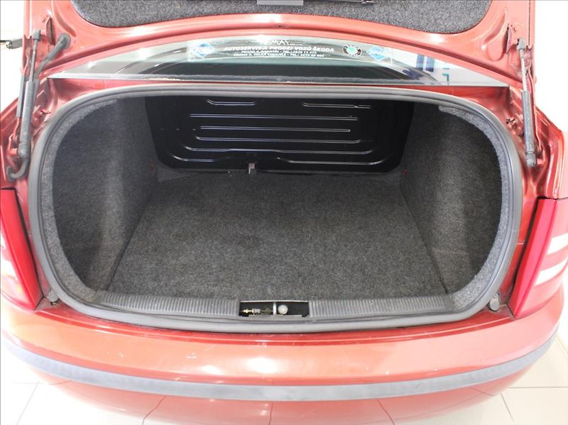Škoda Fabia 1,4 i SDN Classic 50kW MT ČR - fotka 11 z 13