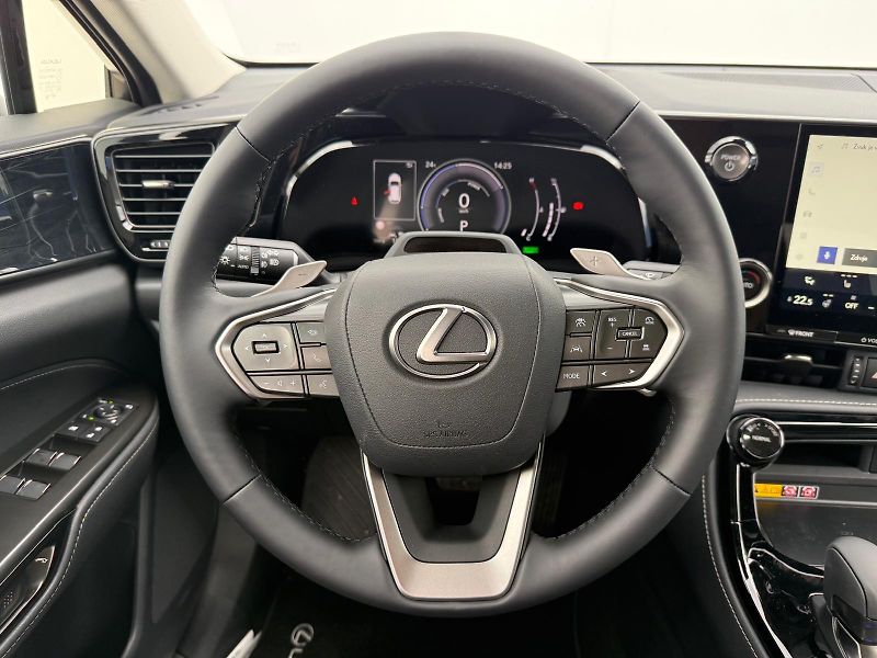 Lexus NX 350h 2,5 HSD e-CVT Executive 4×4 E- - fotka 15 z 29