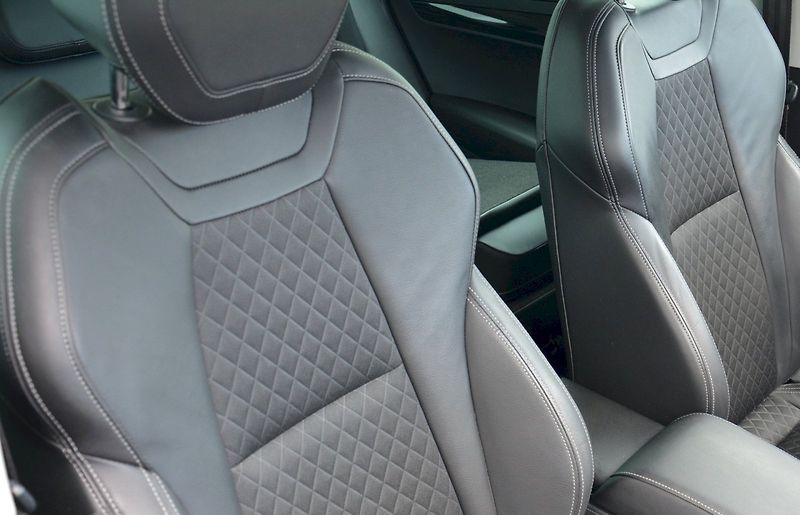 Škoda Karoq (2019) 1.5 TSI 110 kW Style PLUS - fotka 14 z 31