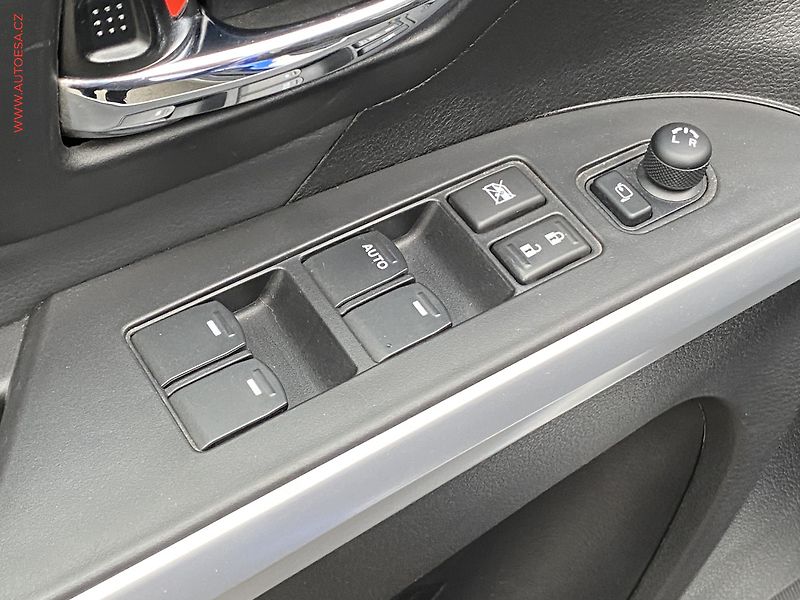 Suzuki S-Cross (2014) 1.6 VVT AllGrip, Premium - fotka 11 z 19
