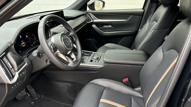 Mazda CX-60 (2026) 3.3 D254 AWD Homura + Pakety - fotka 6 z 19