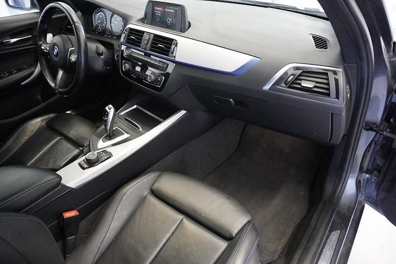 BMW Řada 1 2,0 M-SPORT AUT. - fotka 27 z 28