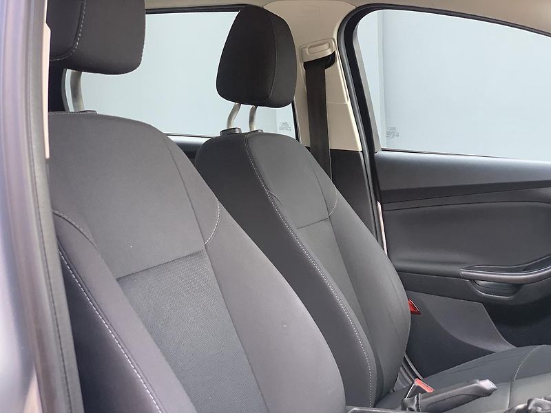 Ford Focus 1.6i PŮVOD ČR odp.DPH ZADÁNO - fotka 28 z 36