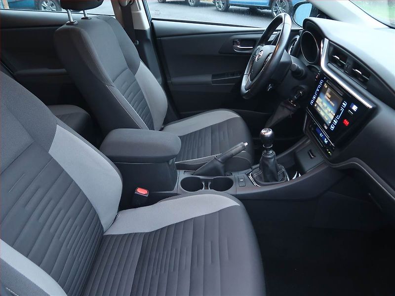 Toyota Auris (2018) 1.6 Valvematic, Serv.kniha - fotka 9 z 15