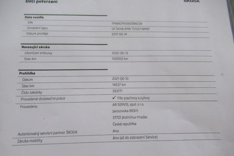 Škoda Octavia 1.8 TSi KLIMA TAŽNÉ 1.MAJ. - fotka 24 z 26