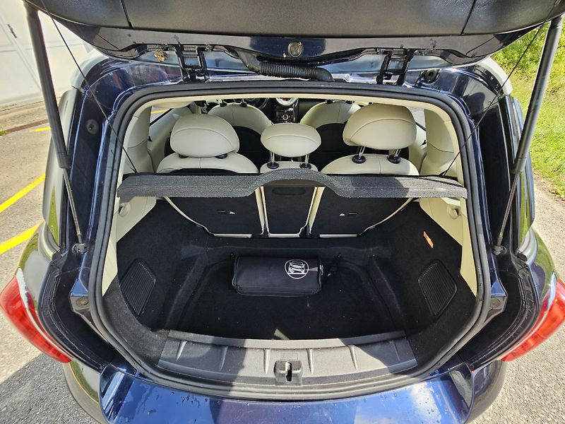 Mini Countryman (2011) S, 1.6i 135kw 4x4 automat - fotka 13 z 14